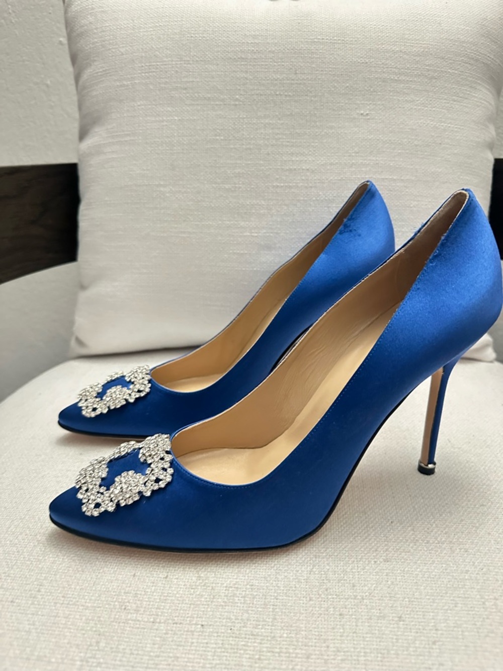 Manolo Blahnik Royal Blue Satin Crystal-Buckle Pumps - Picture 8 of 8